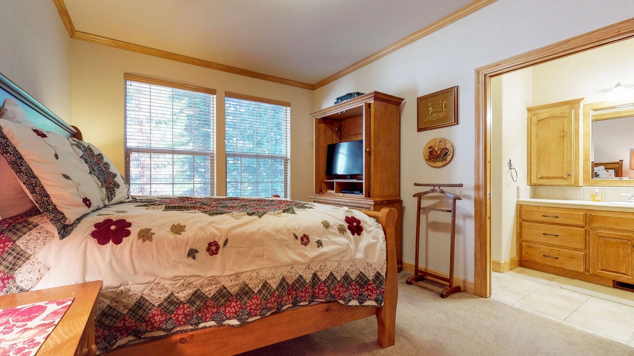 Photo of Bedroom in Shaver Lake