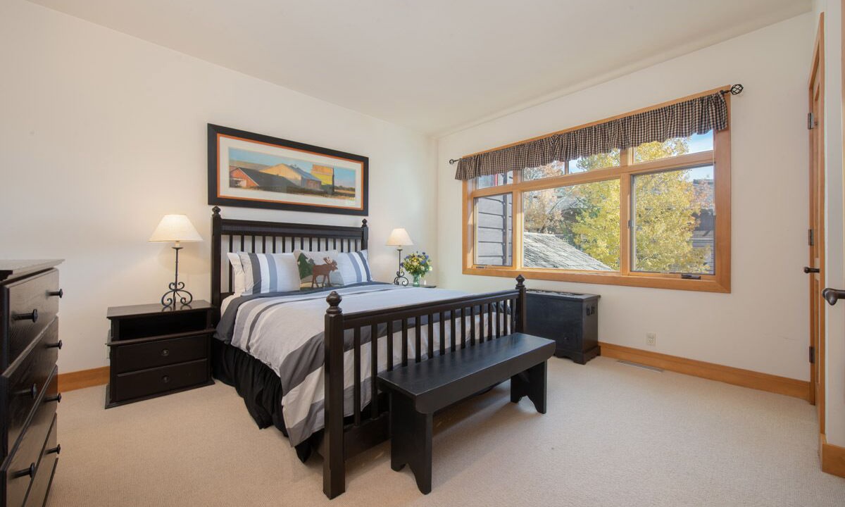 Photo of Bedroom in Granite Ridge
