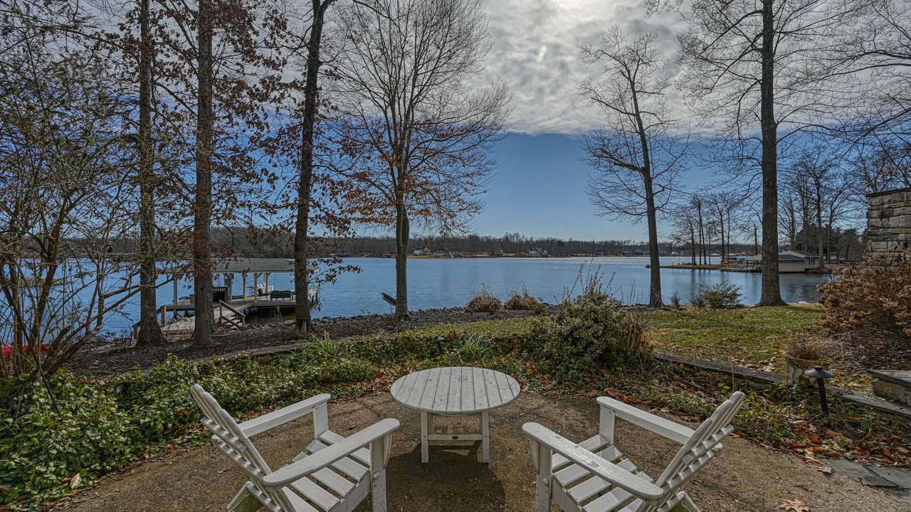 Photo of Patio Balcony in Sandy Point