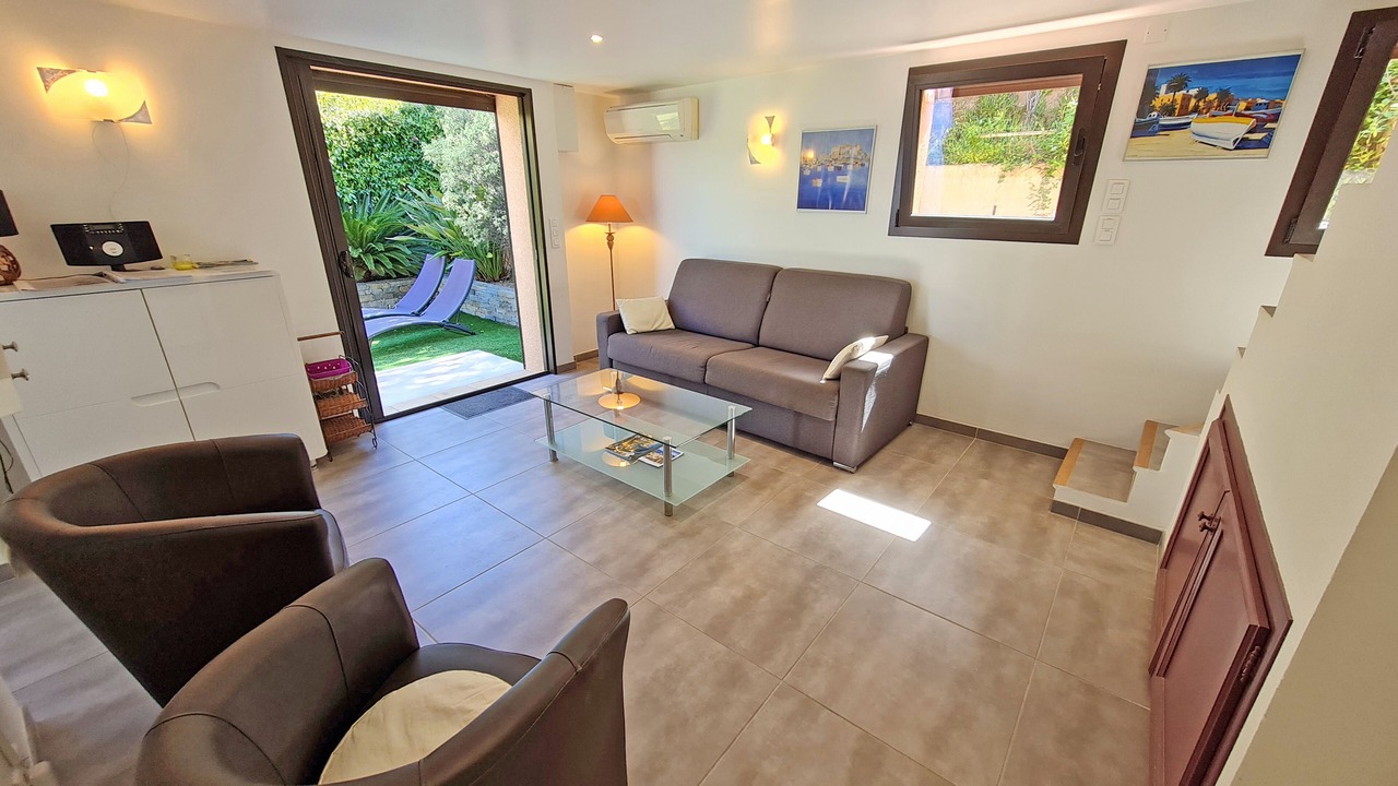 Photo of Livingroom in Porticcio