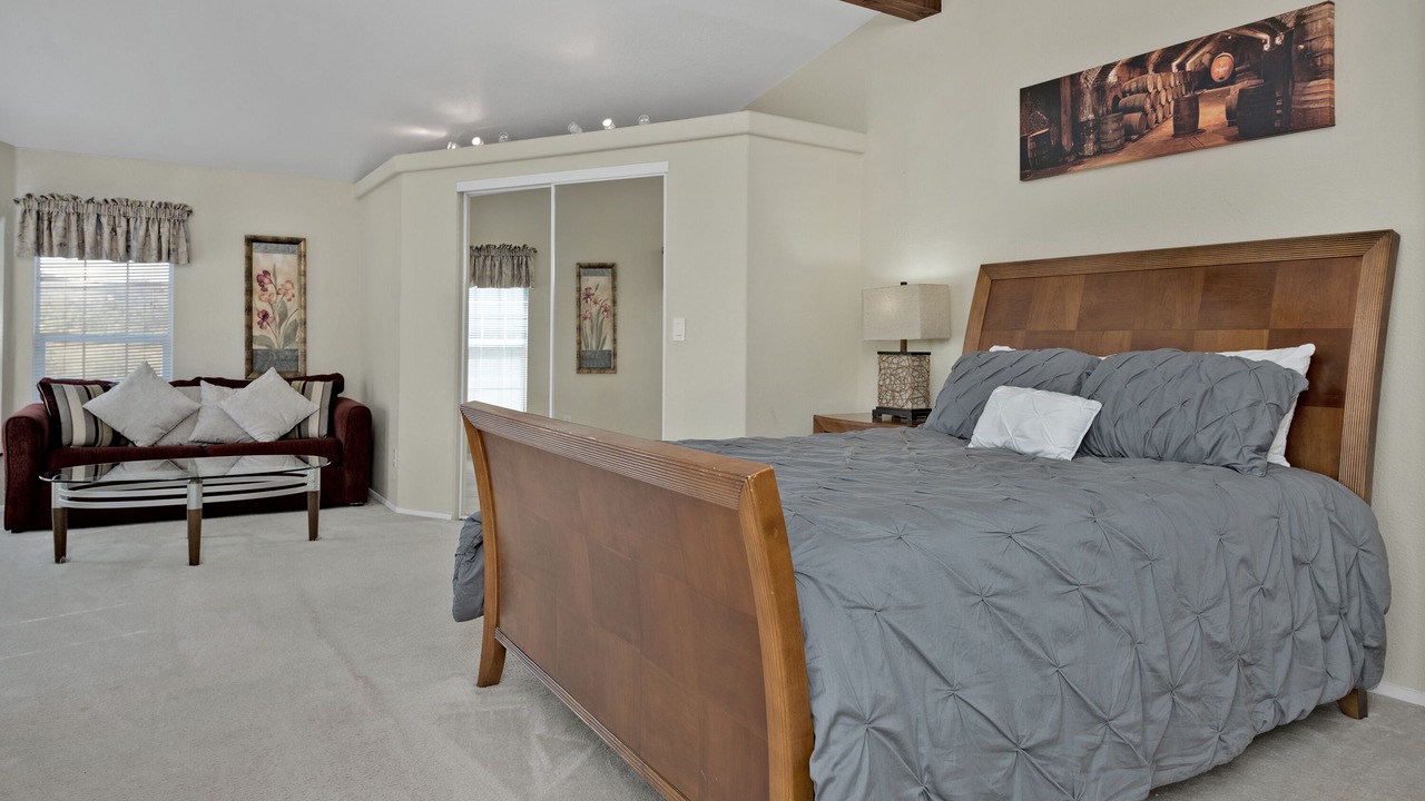 Photo of Bedroom in Cloverdale