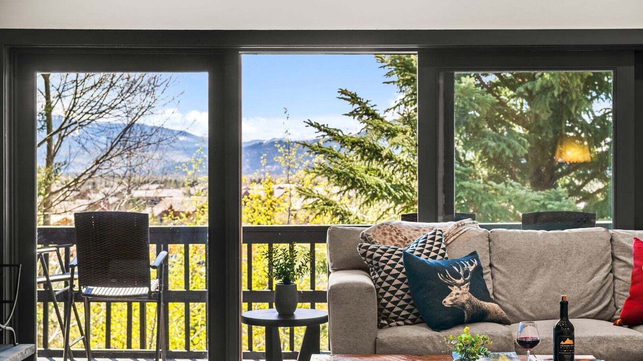 Photo of Livingroom in Teton Village
