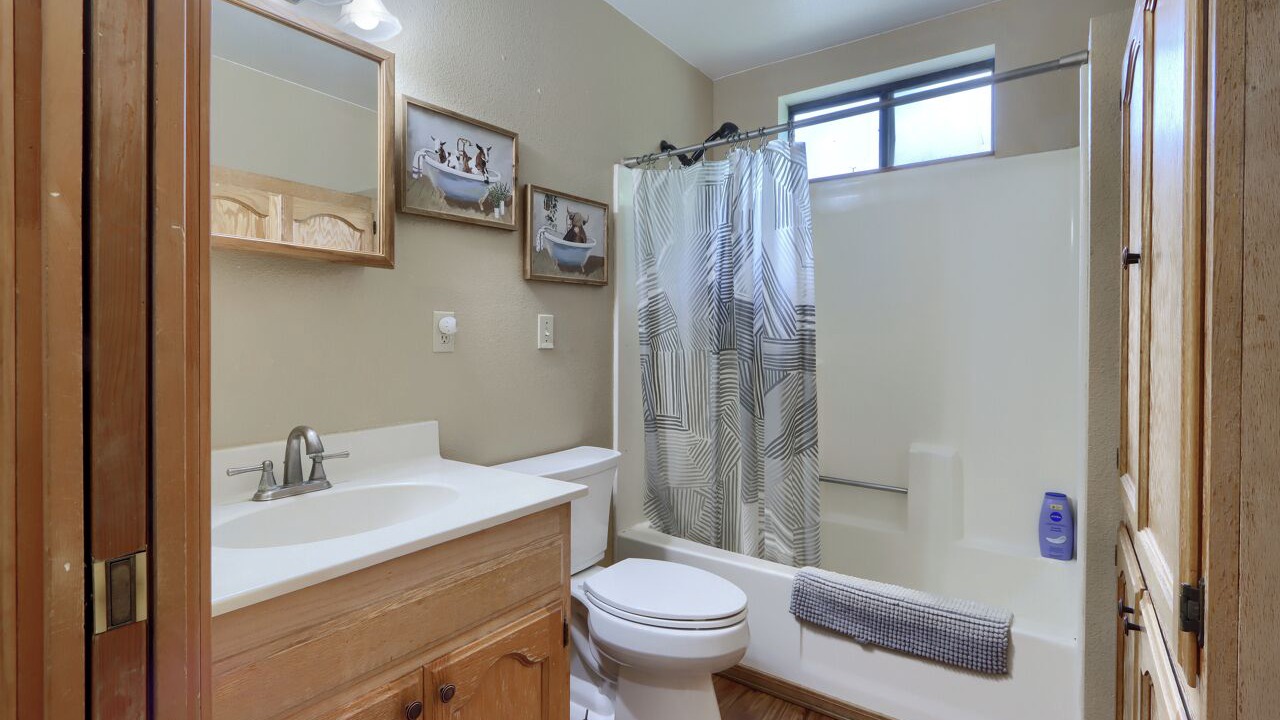 Photo of Bathroom in Mariposa