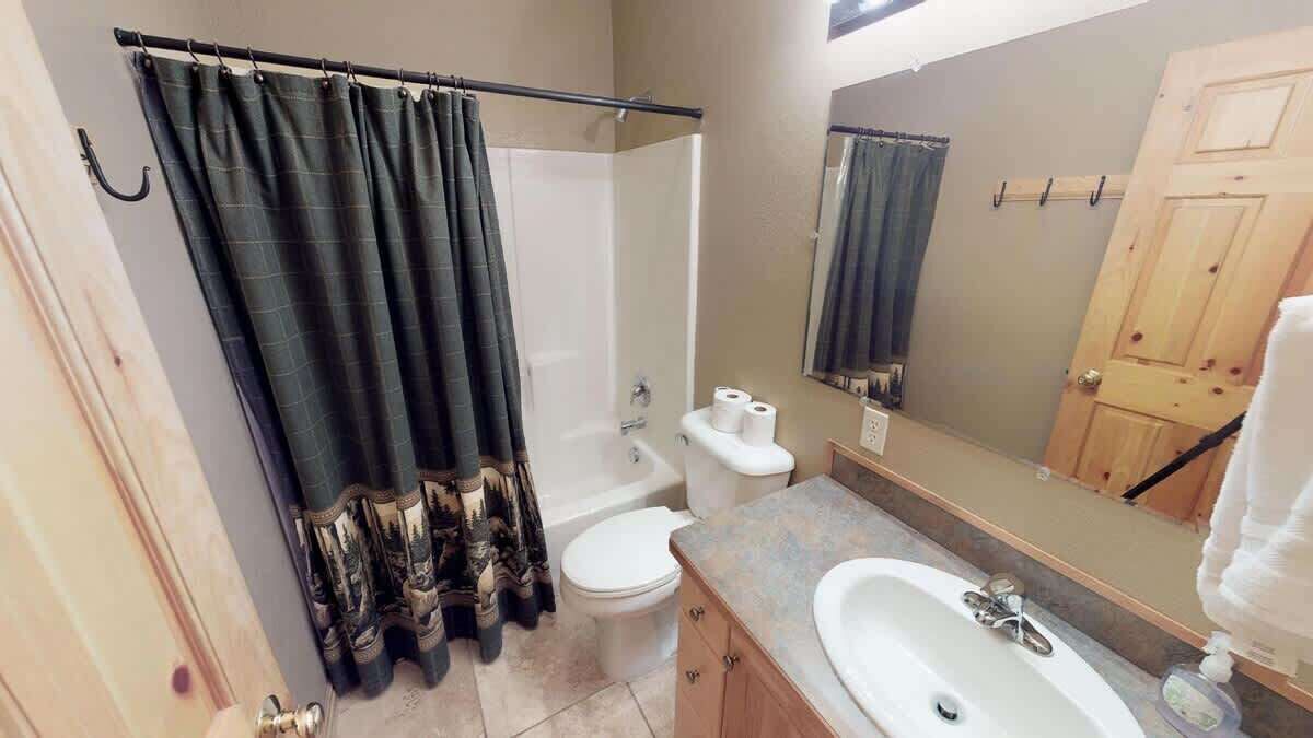 Photo of Bathroom in Rea