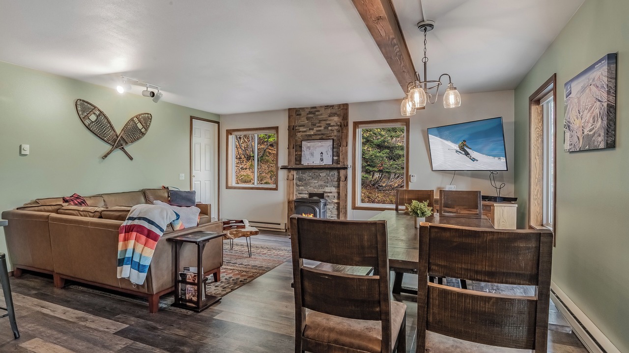 Photo of Livingroom in Sandpoint