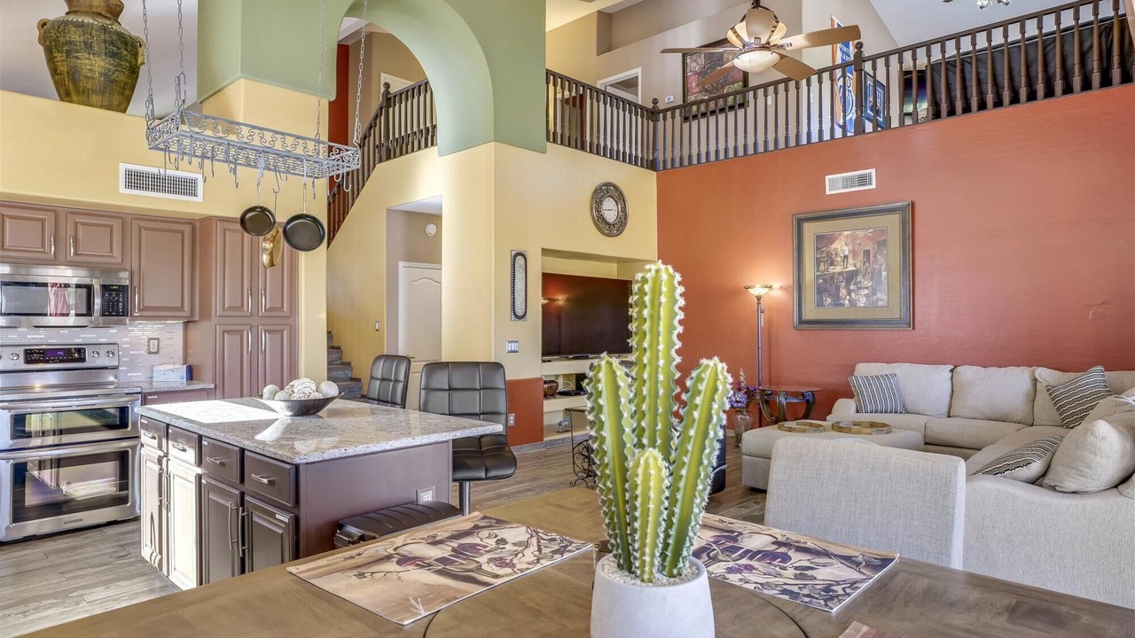 Photo of Livingroom in Palm Valley