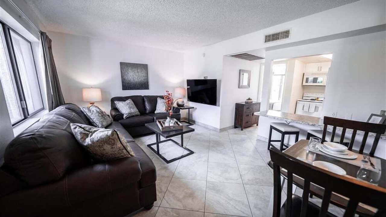 Photo of Livingroom in New Papago Parkway