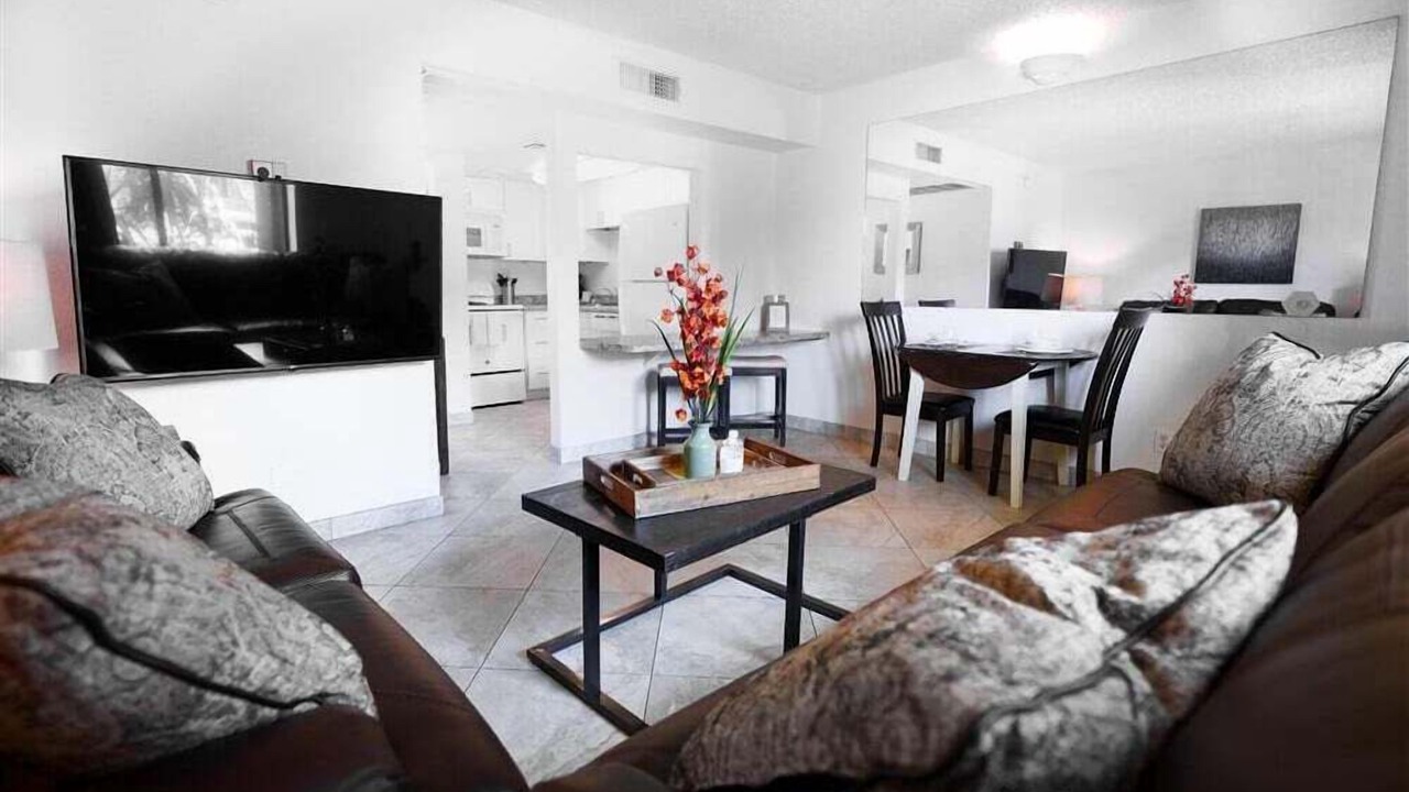 Photo of Livingroom in New Papago Parkway