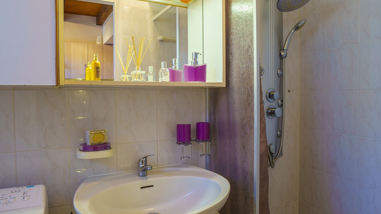 Photo of Bathroom in Ghisonaccia