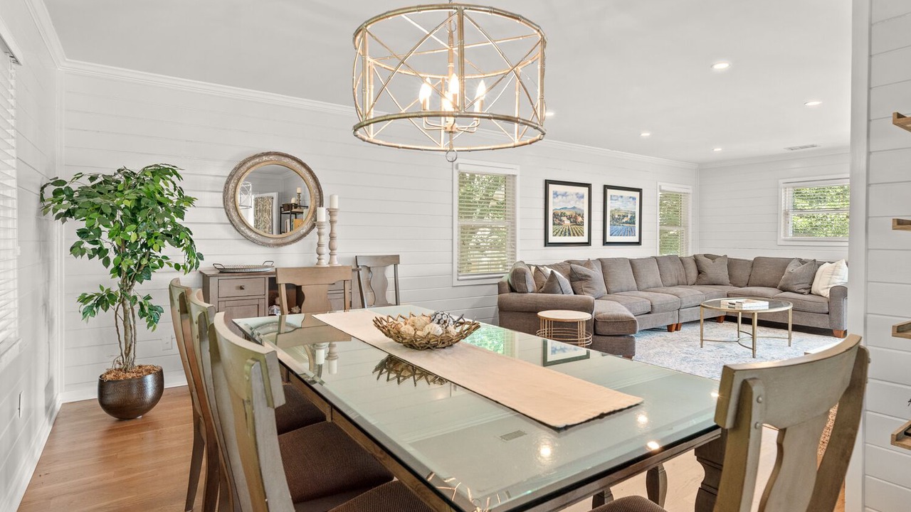 Photo of Livingroom in Pelican Bay