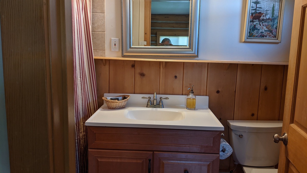 Photo of Bathroom in West Yellowstone
