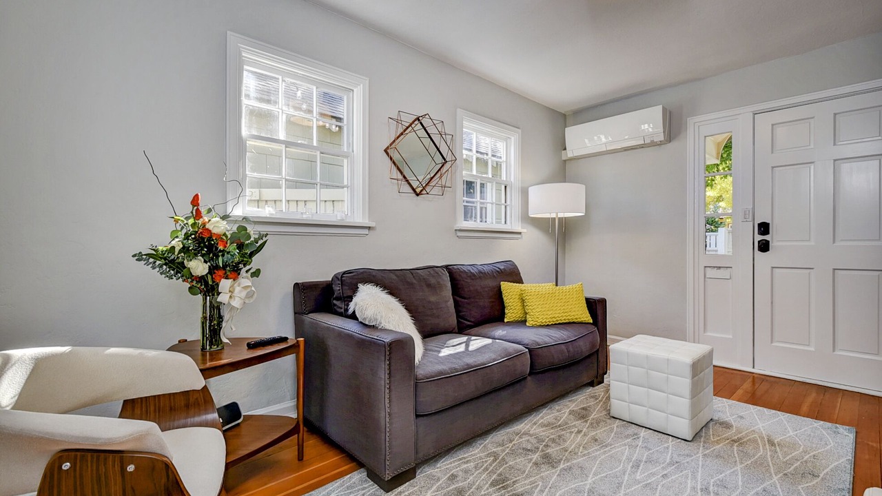 Photo of Livingroom in North End