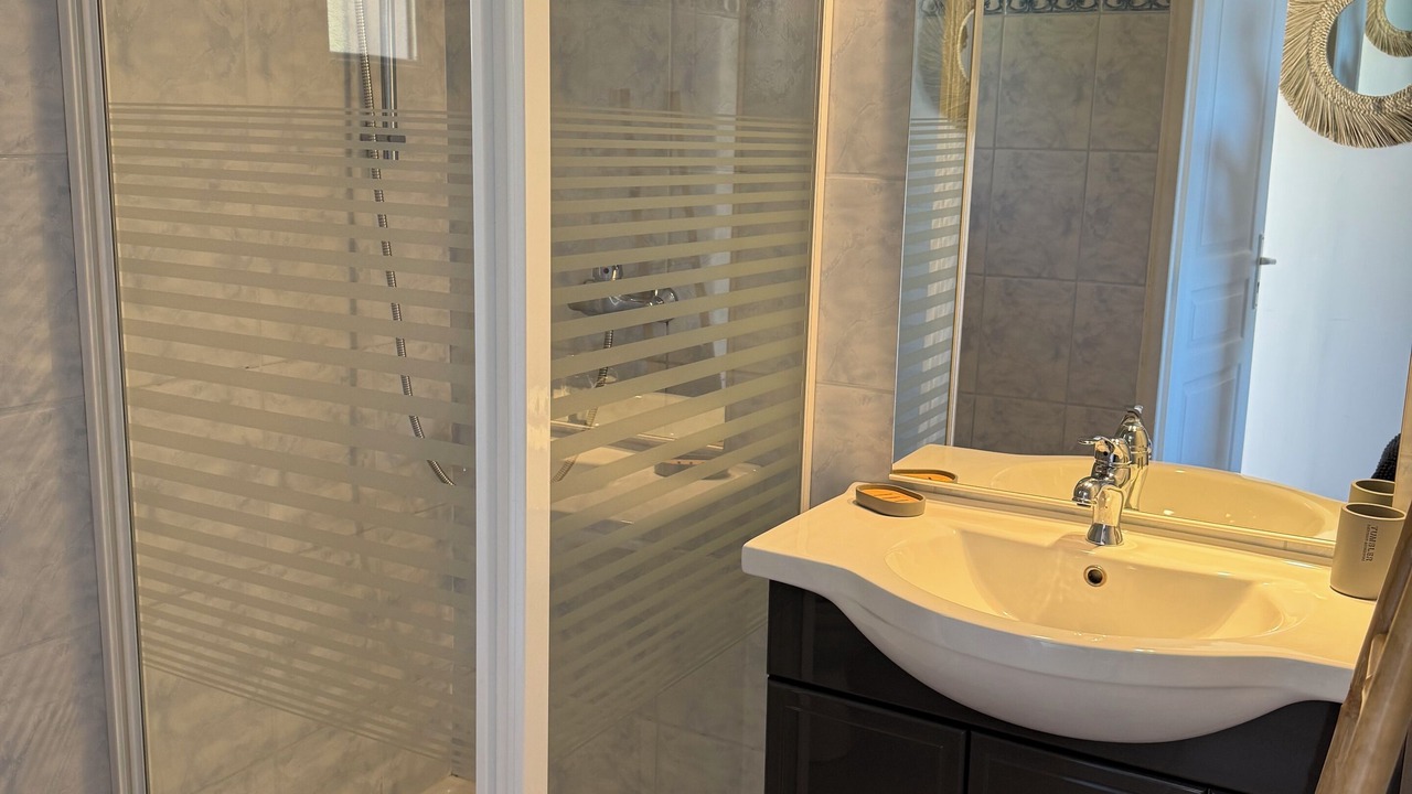 Photo of Bathroom in L'Ile-Rousse