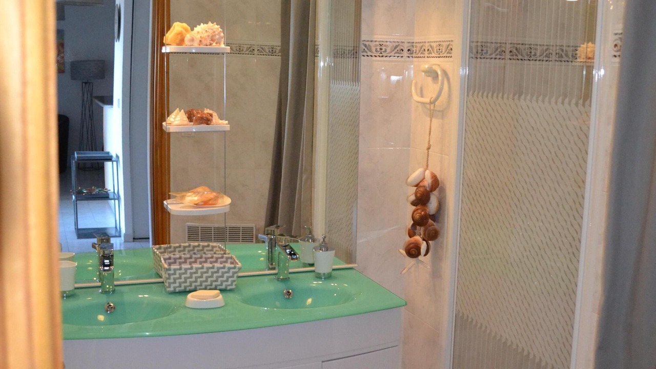 Photo of Bathroom in L'Ile-Rousse