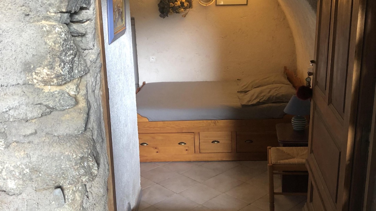 Photo of Bedroom in Lama