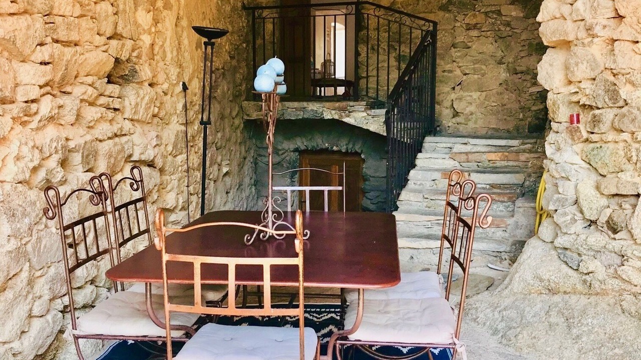 Photo of Outdoor in Lama