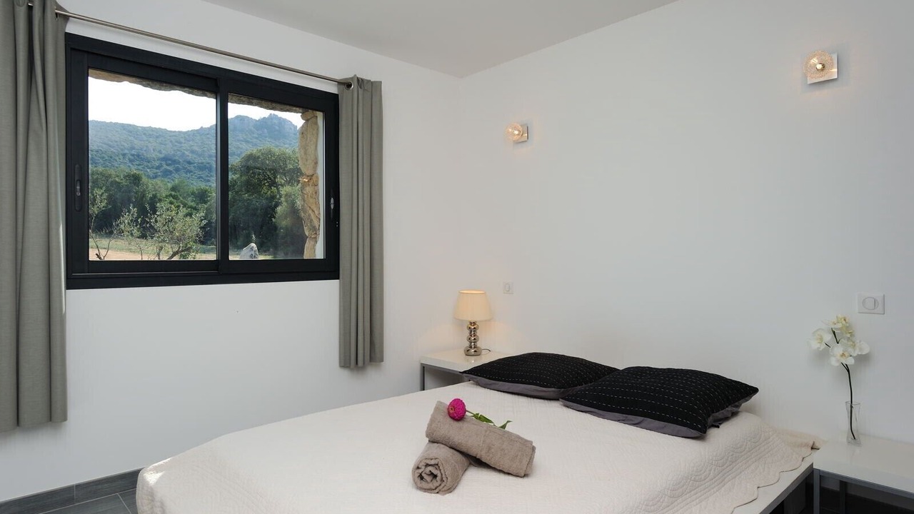Photo of Bedroom in Figari