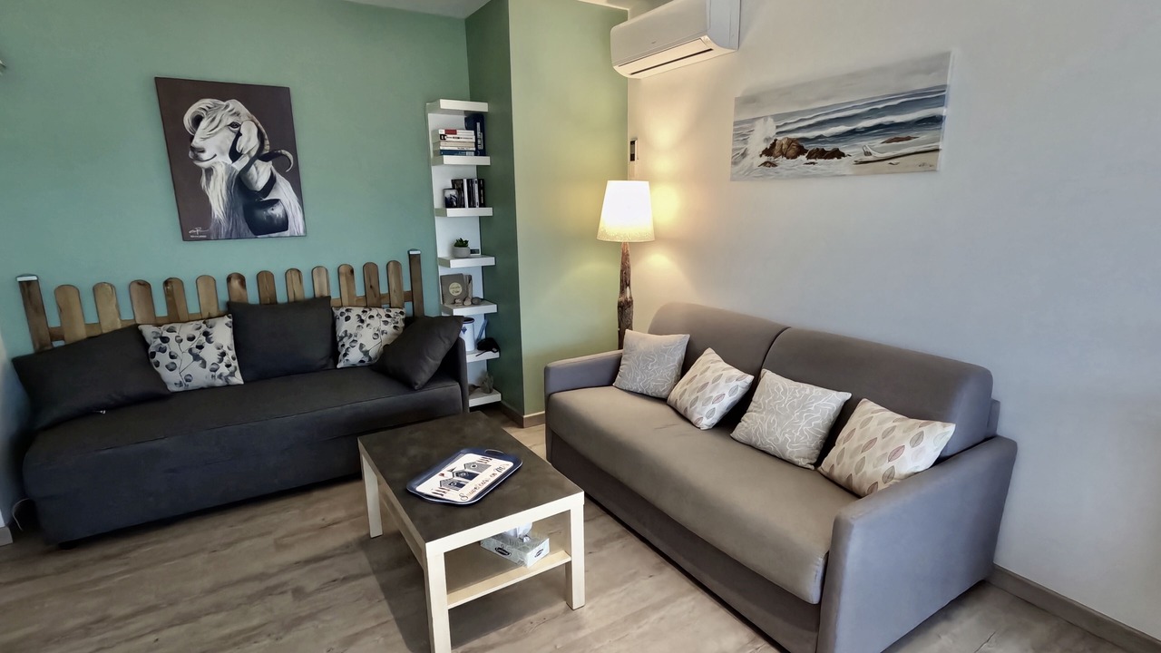 Photo of Livingroom in Serra-di-Ferro