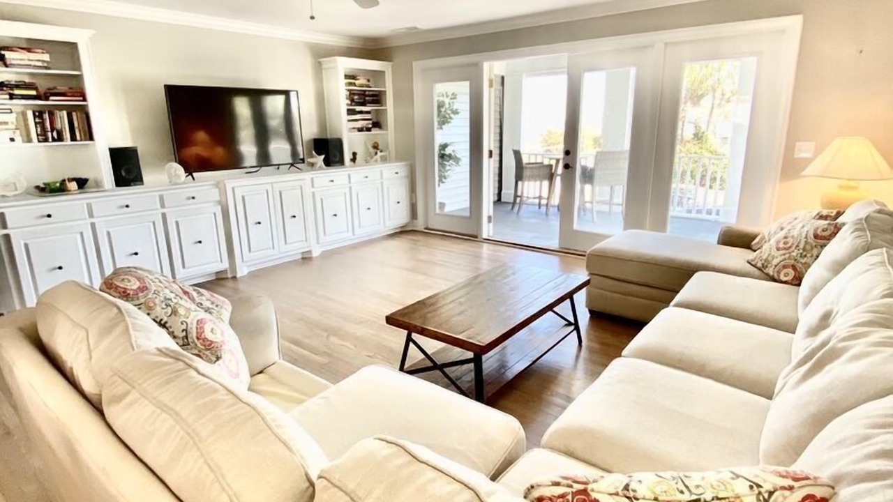 Photo of Livingroom in Sullivan's Island