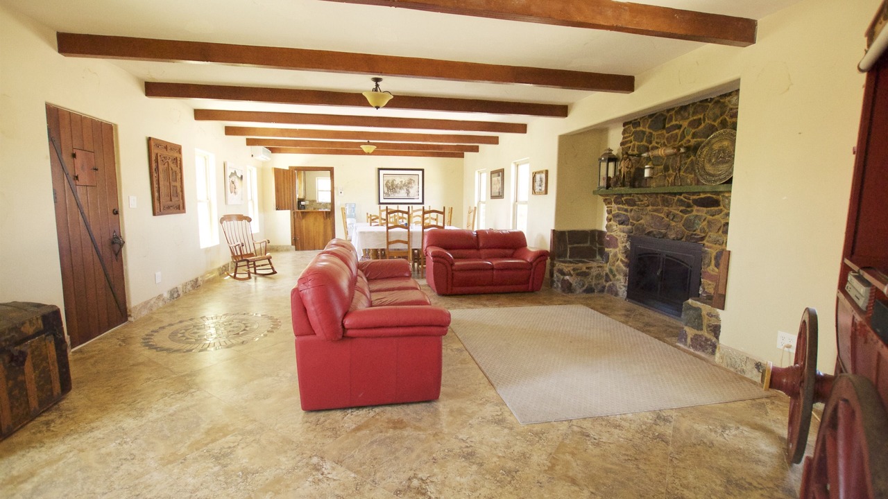 Photo of Livingroom in New River