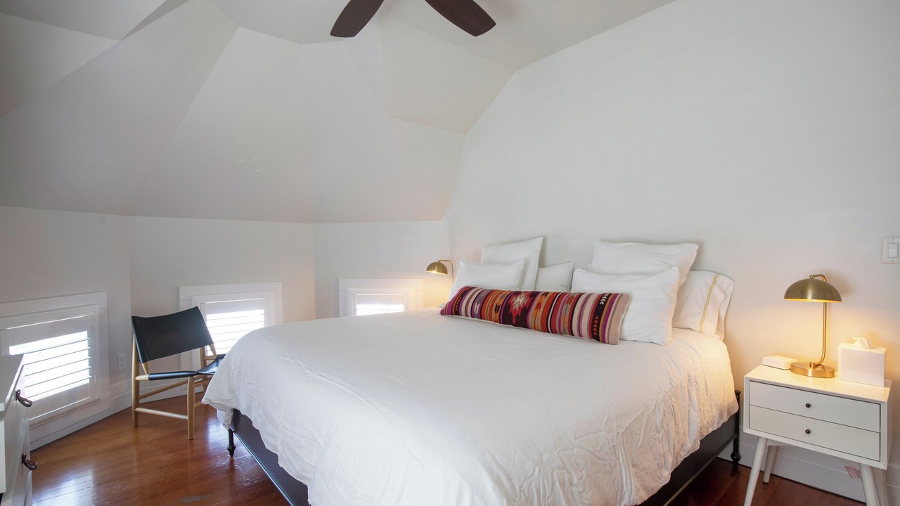 Photo of Bedroom in Geyserville