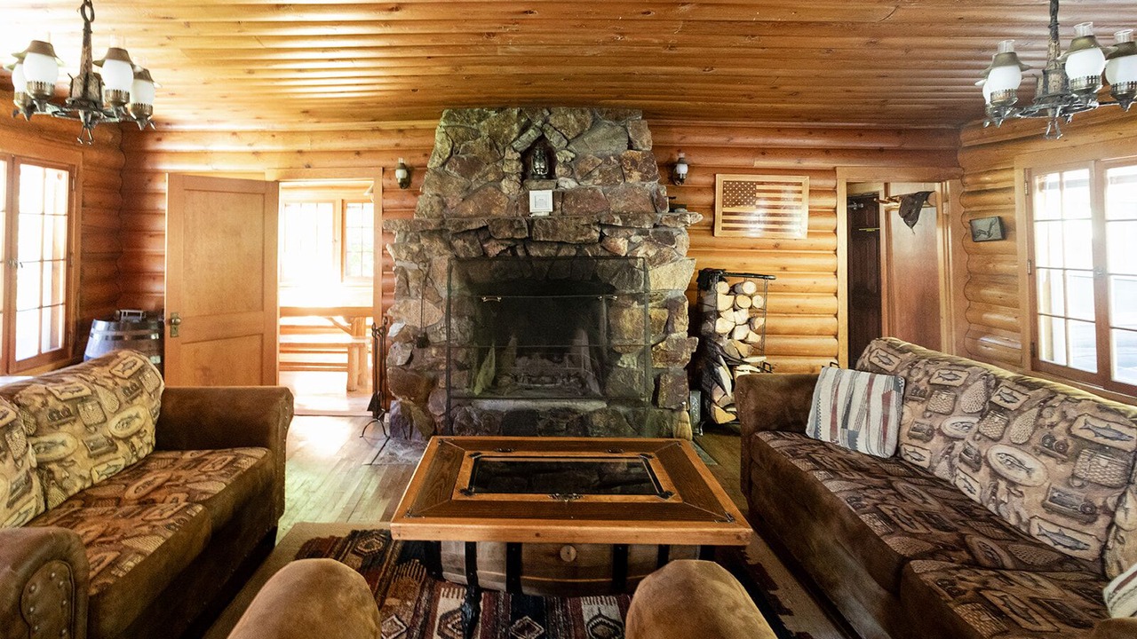 Photo of Livingroom in Idaho City