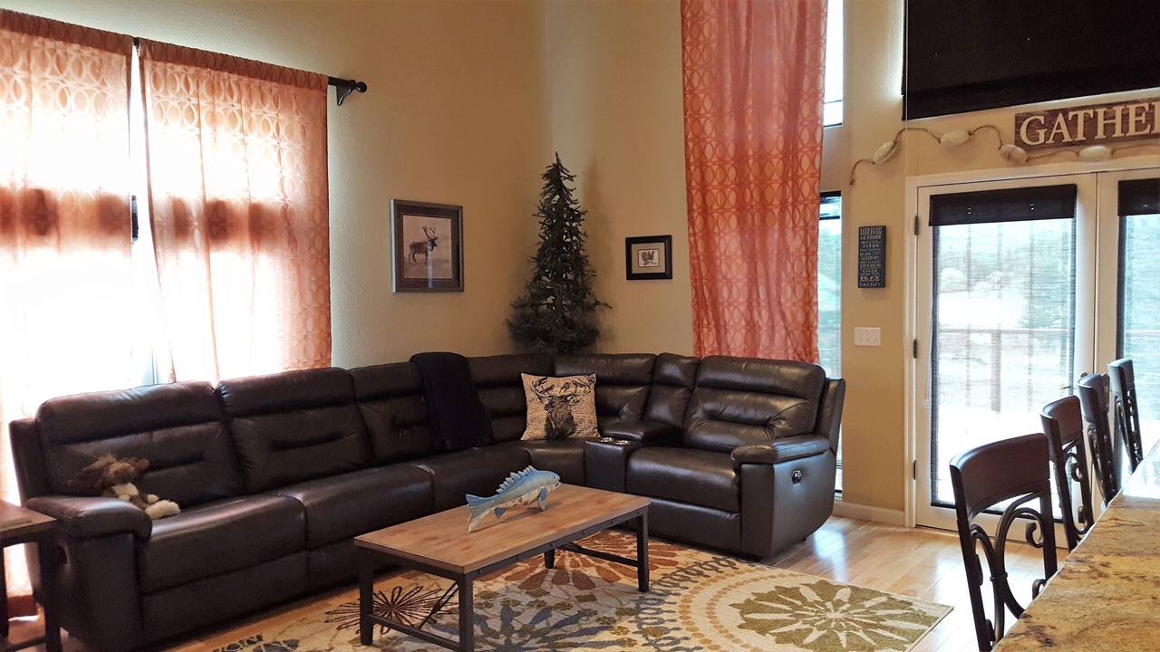 Photo of Livingroom in Comeback Bay
