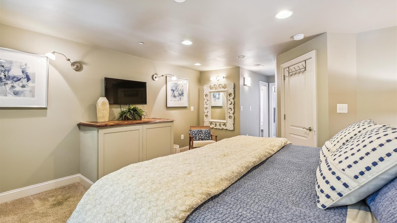 Photo of Bedroom in Historic District