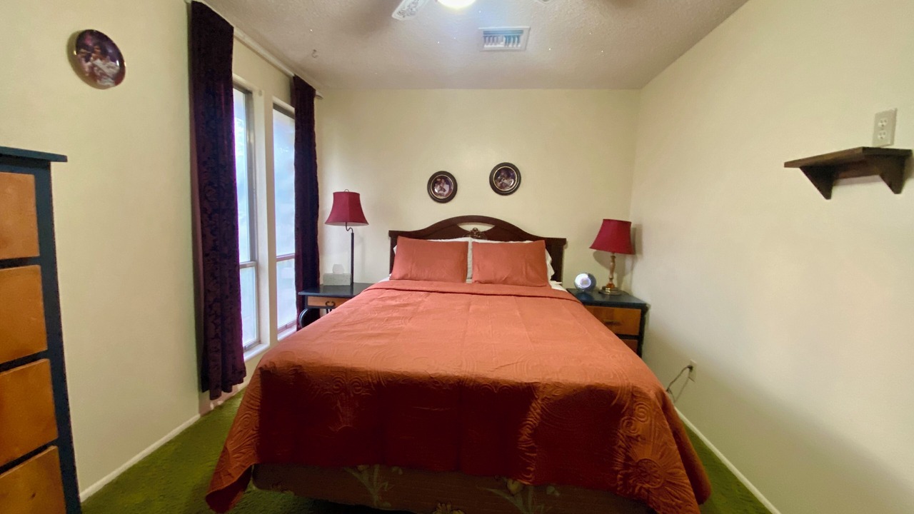 Photo of Bedroom in Junction