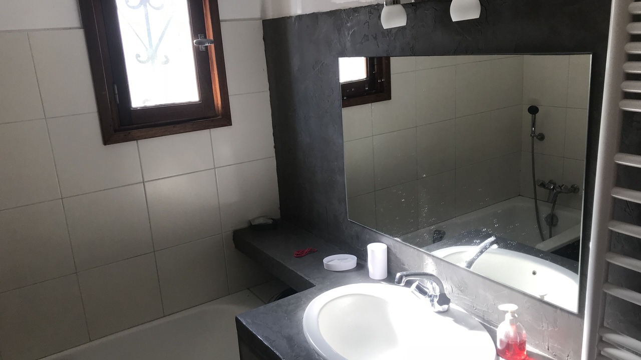Photo of Bathroom in Miomo