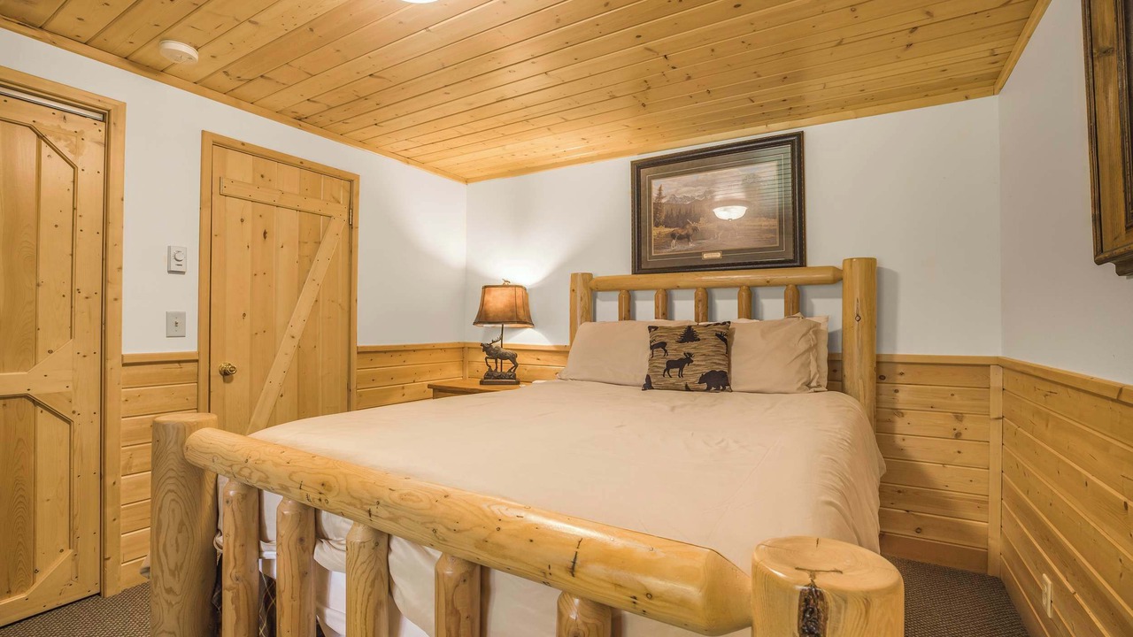 Photo of Bedroom in Island Park