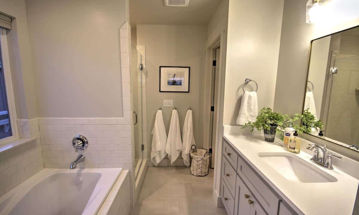 Photo of Bathroom in Garden City