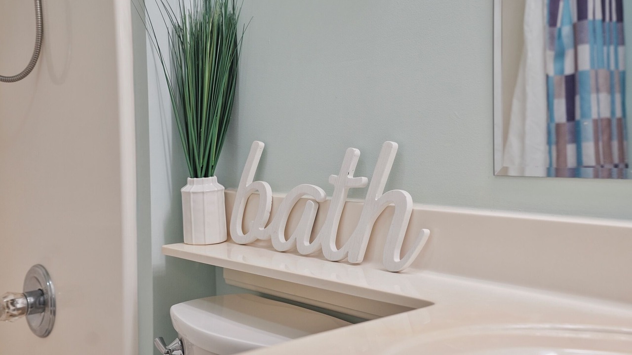 Photo of Bathroom in Plantations East