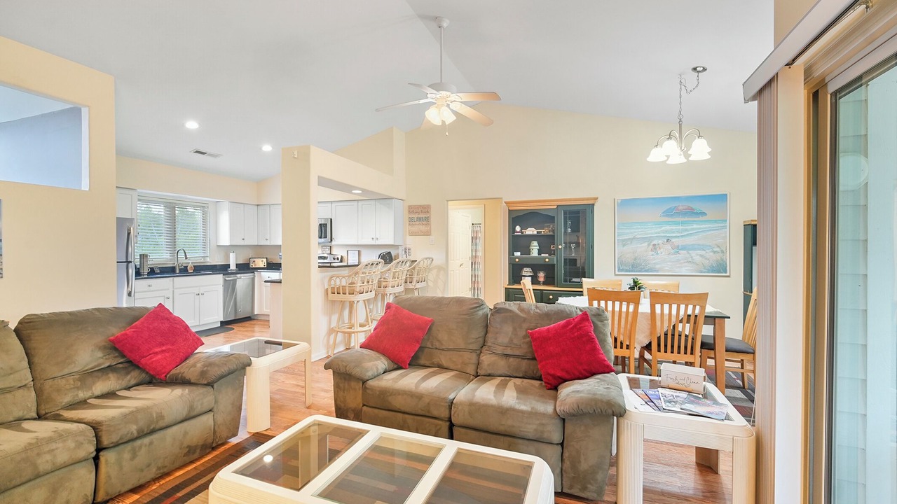 Photo of Livingroom in Plantations East