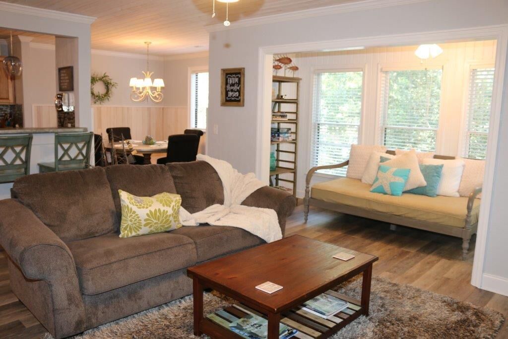 Photo of Livingroom in Mount Pleasant