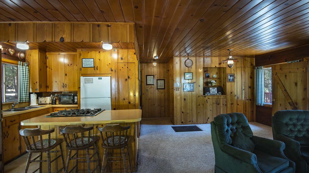 Photo of Bedroom in North Wawona