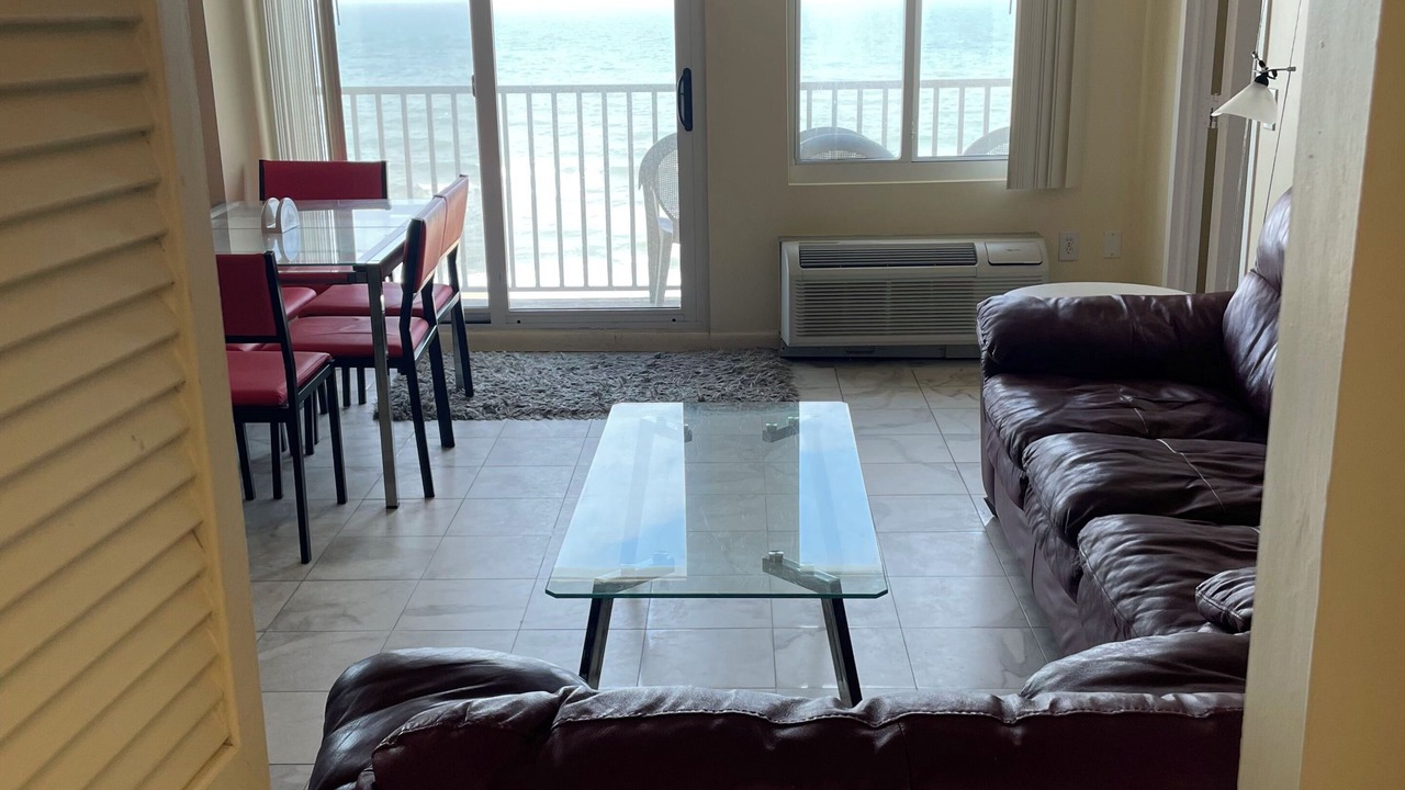 Photo of Livingroom in Northeast Virginia Beach