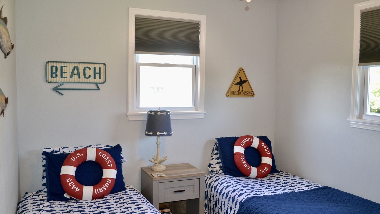 Photo of Bedroom in Wind Over Waves