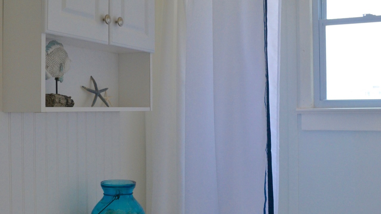 Photo of Bathroom in Wind Over Waves