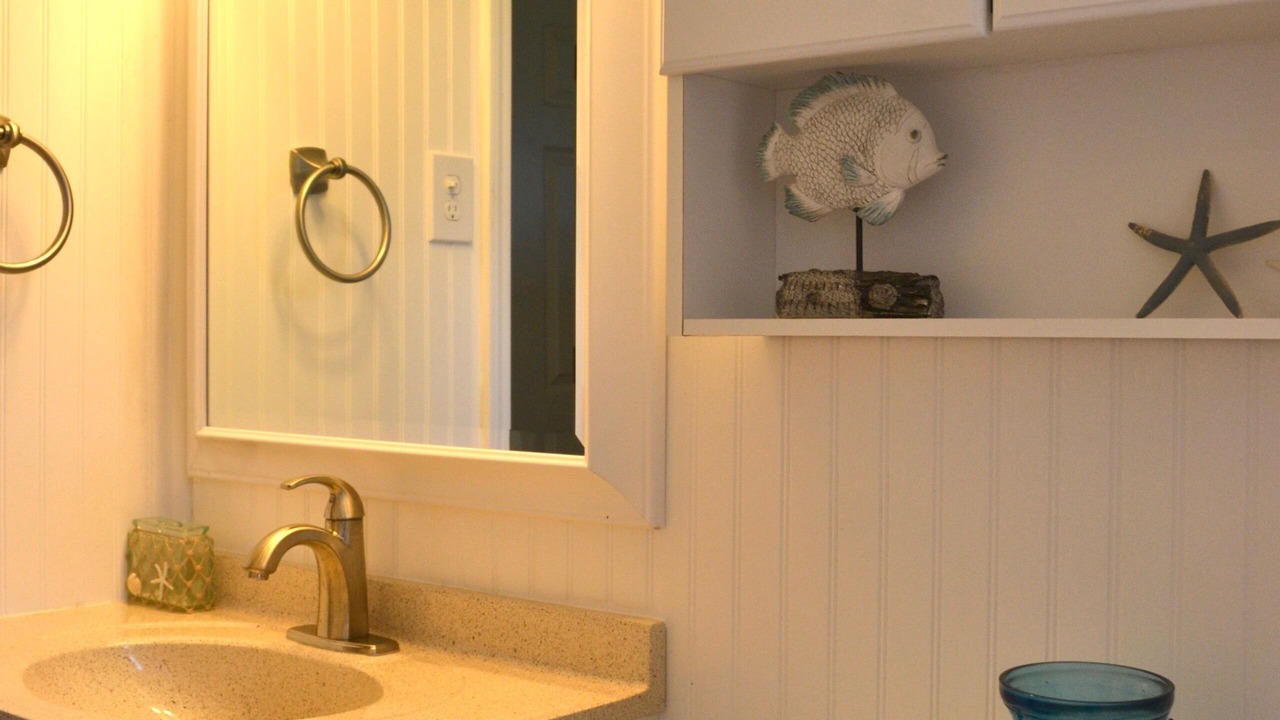 Photo of Bathroom in Wind Over Waves