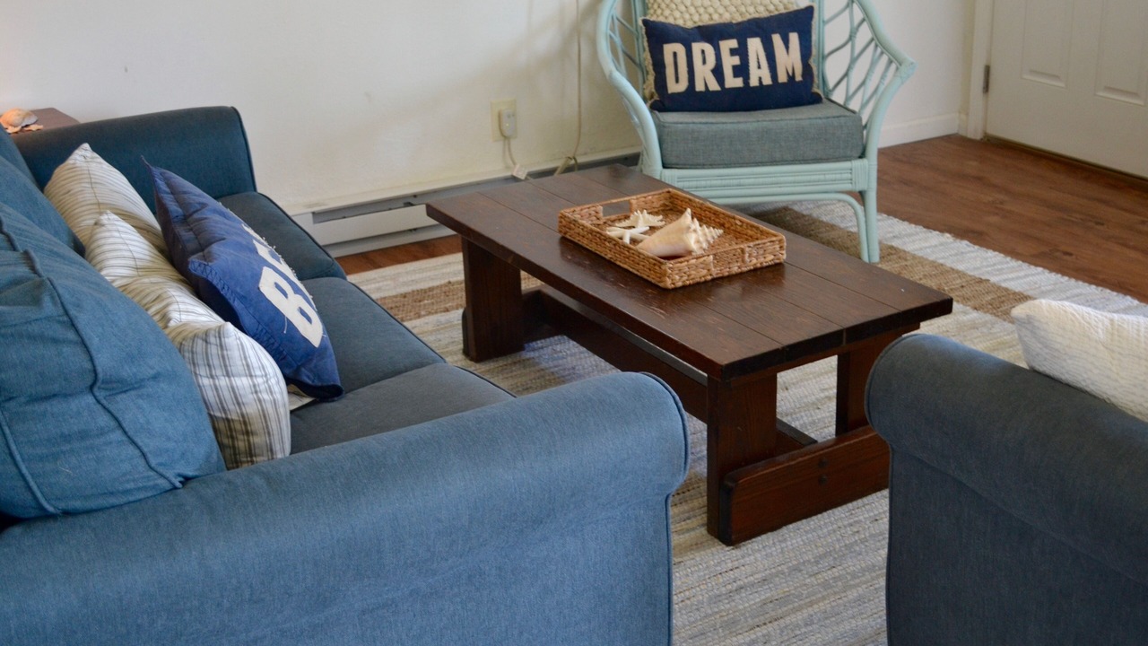 Photo of Livingroom in Wind Over Waves