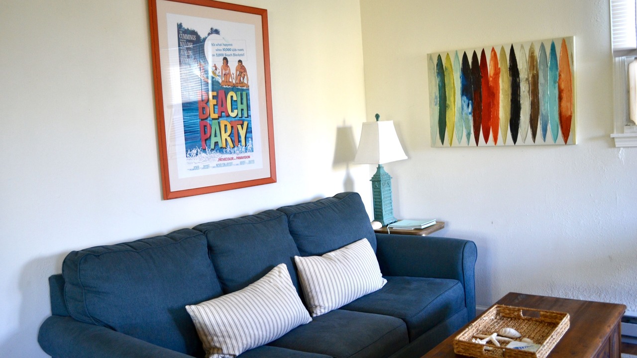 Photo of Livingroom in Wind Over Waves