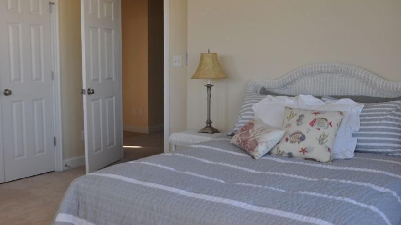 Photo of Bedroom in Willoughby Spit