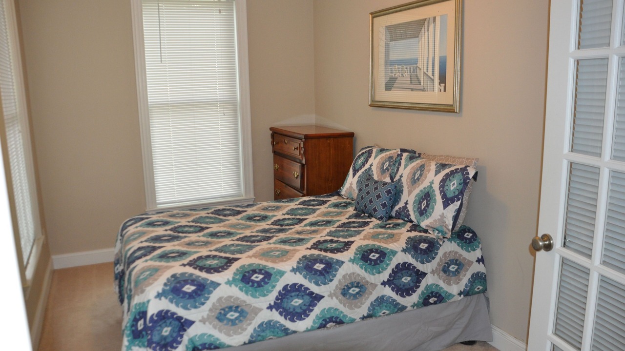 Photo of Bedroom in Willoughby Spit