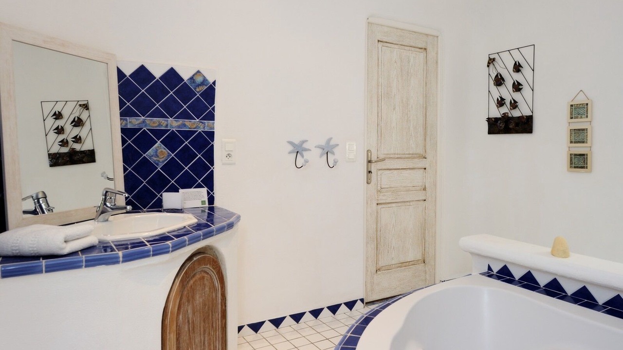 Photo of Bathroom in Figari