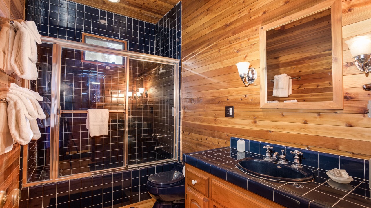 Photo of Bathroom in North Wawona