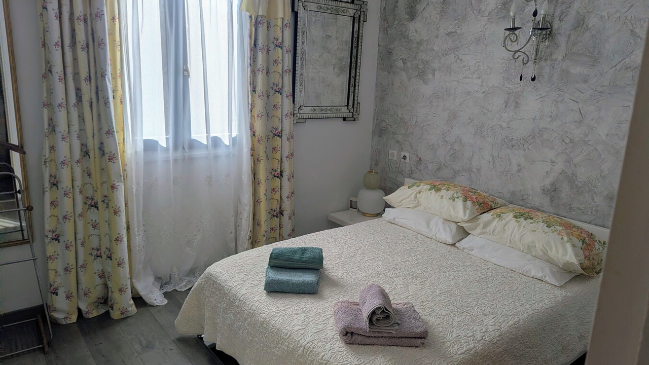 Photo of Bedroom in Lumio