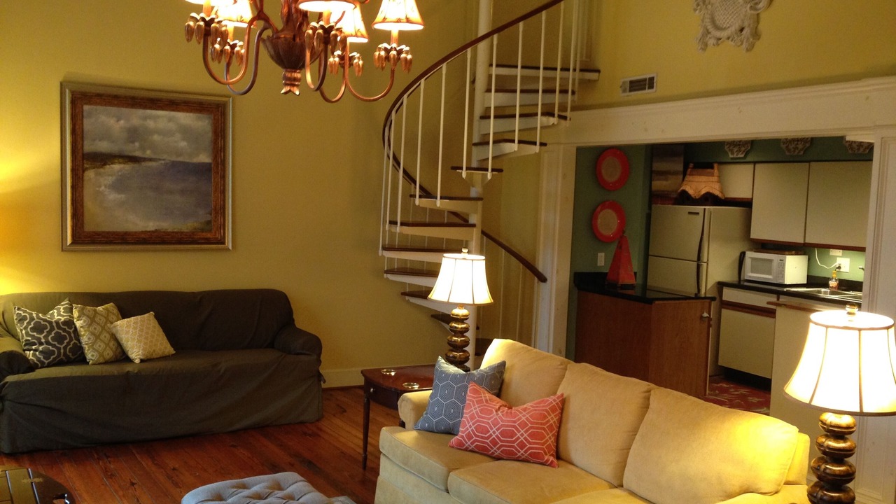 Photo of Livingroom in French Quarter