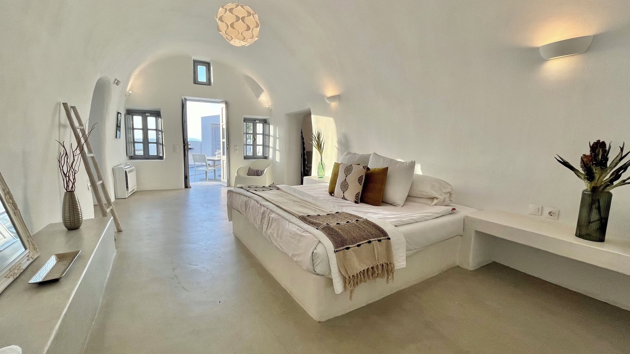 Photo of Bedroom in Fira