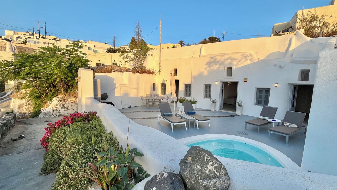 Photo of Outdoor in Fira